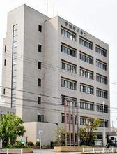 「後ろにいる客にいらっとした」コンビニの扉蹴りガラス割った容疑　43歳男を逮捕　神戸・須磨