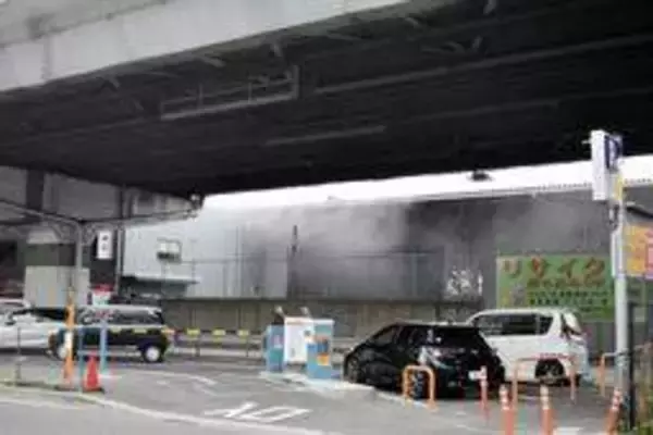 リサイクル工場から出火、機械や段ボール焼く　神戸・中央区