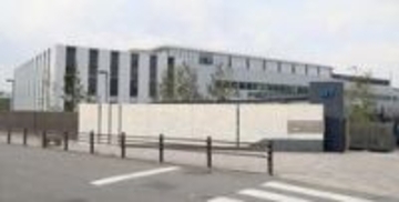 尼崎JR脱線事故の車両保存施設、大阪・吹田に開館　原則非公開、遺族や負傷者らへの案内開始