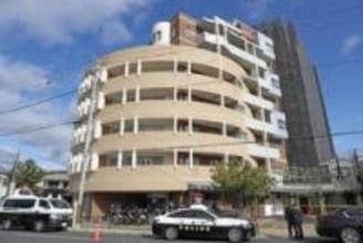 姫路・男性刺殺の容疑者、事件前に現場周辺を下見か　防犯カメラ映像に似た男が車から降りて歩く姿