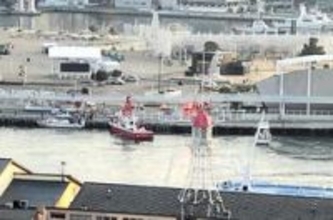 神戸港のポートタワー近く「海に人が浮いている」　搬送先の病院で男性死亡