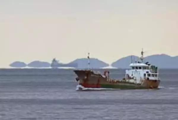 海上にぽっかり…小島が浮いた?　淡路島から「浮島」観測