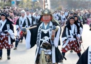 大石内蔵助役の内藤剛志さんに歓声　兵庫・赤穂で「赤穂義士祭」　忠臣蔵パレードが観客魅了