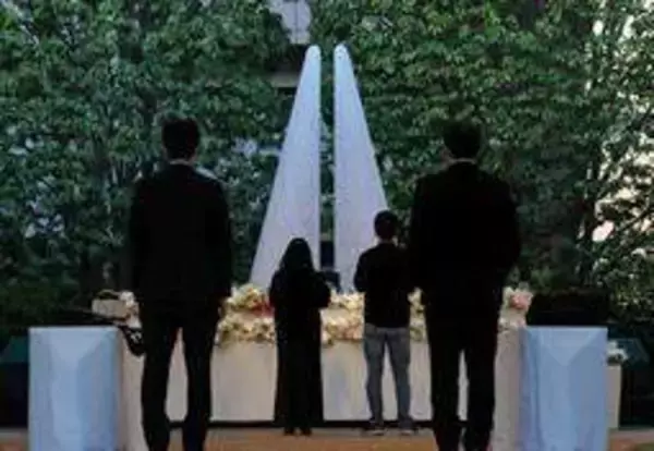 亡き人に祈り、安全誓う　追悼施設で参列者ら献花　尼崎JR脱線事故21年