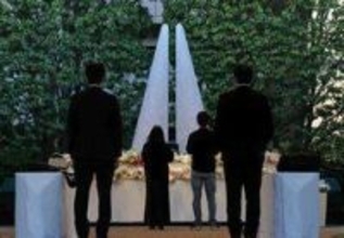 亡き人に祈り、安全誓う　追悼施設で参列者ら献花　尼崎JR脱線事故21年