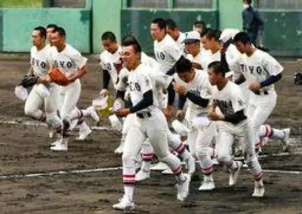 篠山産が初の準々決勝へ　高砂36年ぶり　報徳、東洋大姫路など8強出そろう　春季兵庫県高校野球