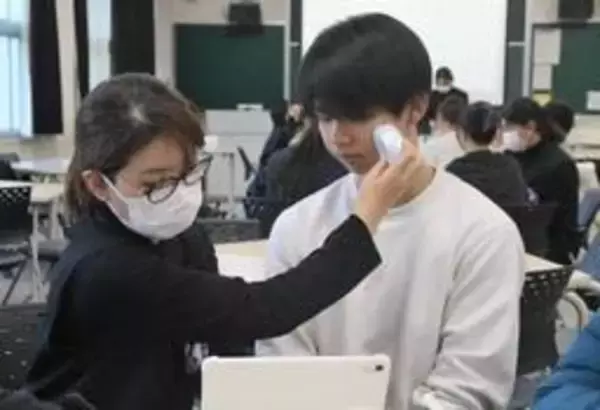 男子学生らスキンケア学ぶ　明石高専で身だしなみ講座　面接にも役立てて