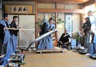 大蛇「退治」、伝統の一太刀　丹波篠山・沢田公民館で鱧切祭