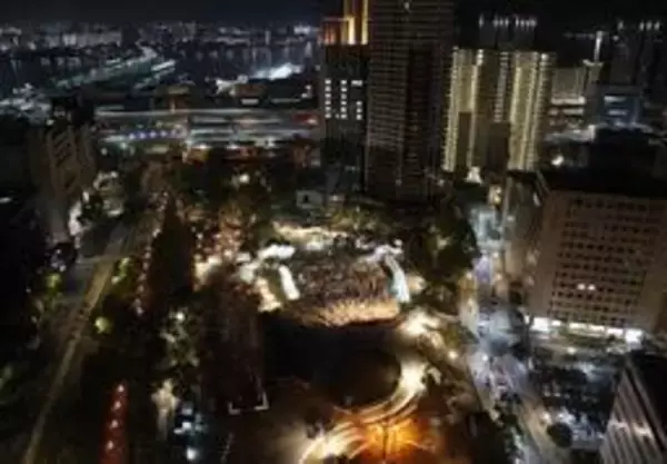 阪神・淡路大震災31年、犠牲者へ深い祈り　記憶と教訓を「つむぐ」　神戸・東遊園地、午前5時46分に黙とう