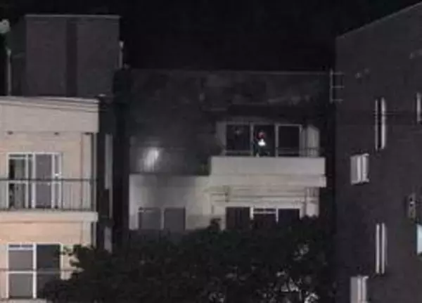 4階建てマンション最上階の一室から出火、20平方メートルを焼く　兵庫・姫路