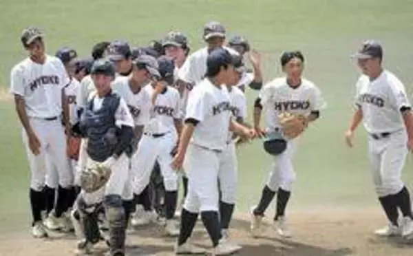 高校軟式野球兵庫大会　兵庫工36年ぶりV　飾磨工を3-0で下す