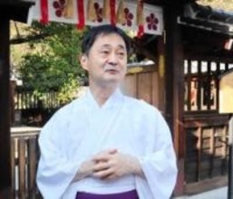 多宗教が共存する神戸・北野、まちのメッセージとは?　北野天満神社宮司に聞く