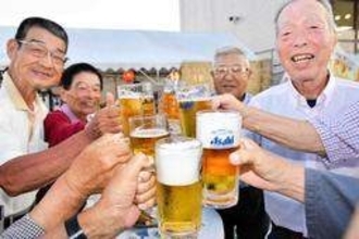 加西の「アスティアかさい」で屋上ビアガーデン　バーベキューもOK　10月12日まで