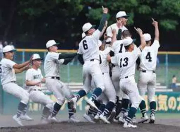 兵庫の報徳が16年ぶり2度目V　高校野球の春季近畿地区大会　智弁和歌山を下す　県勢が2年連続で頂点