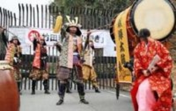 兵庫・朝来の竹田城跡「開山じゃー!」　冬季閉山を経て山開き　絶景「日本のマチュピチュ」