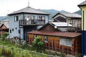 兵庫・たつの母娘殺害　現場隣、容疑者の実家から血痕付いたパーカ押収　血が付着したペットボトルも