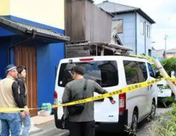 たつのの民家で母娘死亡、兵庫県警が現場検証　玄関付近で母、1階廊下で娘倒れる