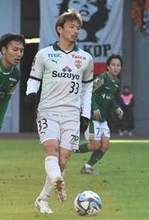 J1神戸、元日本代表の乾が清水から完全移籍で加入「一つでも多くのタイトルもたらすことが僕の使命」