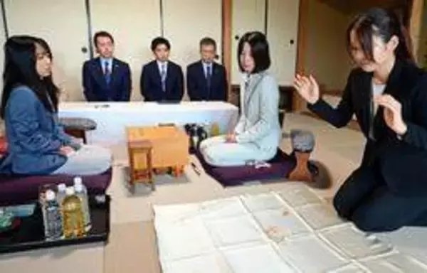 【第37期女流王位戦ドキュメント】第1局始まる　対局再開、戦況は?　立会人の村山慈明八段に聞く