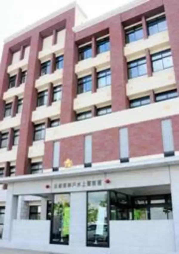 バイクで20人が集団暴走、神戸の国道　高校生2人を容疑逮捕