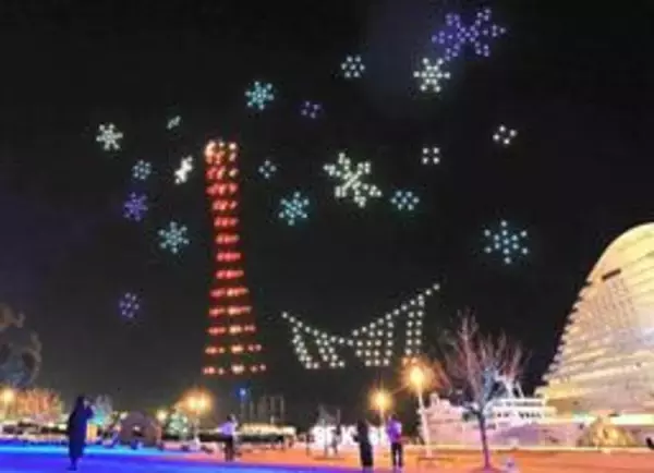夜空を走るサンタ♪ツリーや雪の結晶も　神戸メリケンクリスマスでドローンショーリハーサル