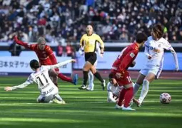 サッカー皇后杯、INAC神戸2大会ぶり優勝逃す　元日の国立決戦　広島に1-2