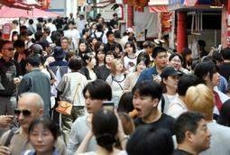 いざ11年ぶり5連休「疲れた頭をリフレッシュ」　観光地ににぎわい