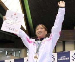 競泳兵庫県高校ジュニア選手権が開幕　須磨学園・酒井、女子100m自由形で大会新V