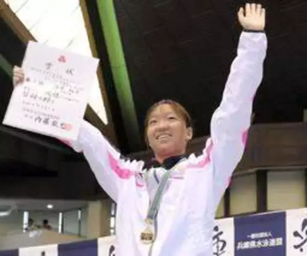 競泳兵庫県高校ジュニア選手権が開幕　須磨学園・酒井、女子100m自由形で大会新V