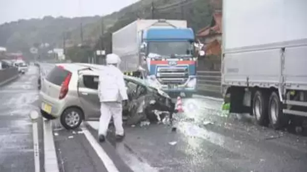 山口・宇部　国道2号で軽乗用車と大型トラックの衝突事故～軽乗用車の女性が首の骨を折る大ケガ