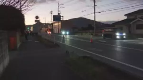 防府市で大型トラックが歩行者はねる事故