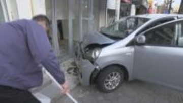 「爆発音のような大きい音がした」山口市の中心商店街で軽乗用車が会社事務所に突っ込む