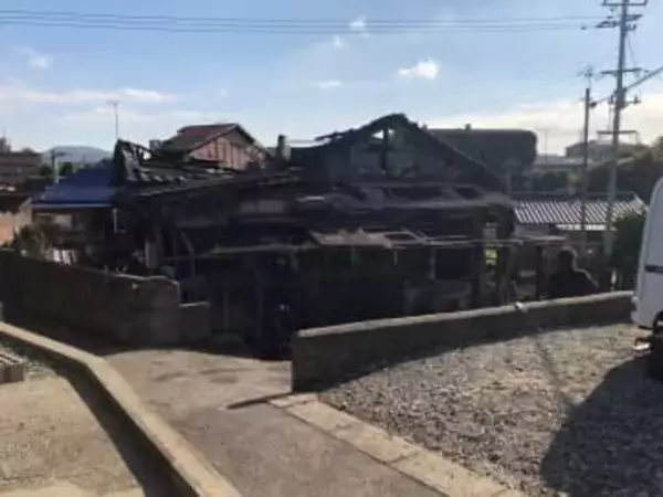 下関・藤附町で民家が全焼～焼け跡から男性1人の遺体見つかる