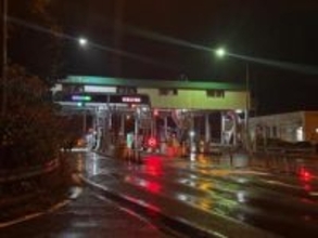 【交通情報】山陽道上り玖珂IC～岩国ICが通行止め（午前0時半現在）複数台の車両が関与する事故が発生