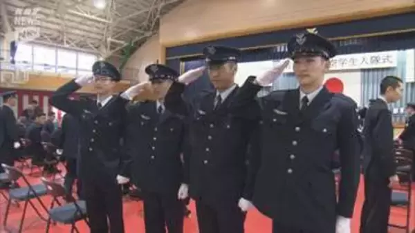 航空自衛隊のパイロットの卵を養成  防府北基地で入隊式 18歳から23歳までの69人が入隊