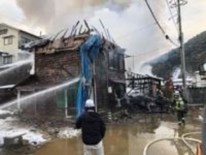 岩国市横山で住宅火災　高齢男性を病院に搬送