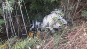 ミキサー車が崖下5mに転落 下り坂の右カーブでガードレール突き破る・ドライバーは病院搬送時に意識あり（山口・岩国市）