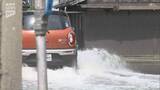 「大潮と強風で道路まで海水が…萩・長門に「レベル4高潮危険警報」」の画像1