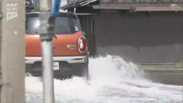 大潮と強風で道路まで海水が…萩・長門に「レベル4高潮危険警報」