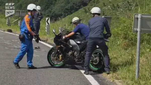 美祢市のカルストロードでバイクと乗用車が正面衝突  バイクの男性（59）の死亡を確認　乗用車運転の23歳を現行犯逮捕