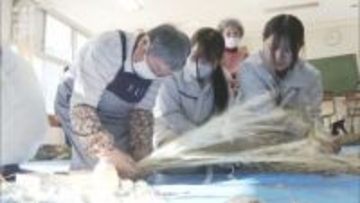 来年春に閉校となる宇部西高校…生徒らが最後のしめ飾りづくり実習