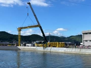 柳井市で橋の架け替え工事中に2人が川に転落 骨折などの重傷の模様
