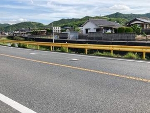 柳井の県道で４４歳男性が乗用車と衝突し死亡