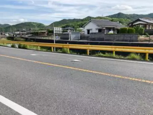 柳井の県道で４４歳男性が乗用車と衝突し死亡
