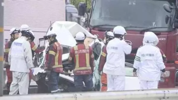 【続報】大型トラックに挟まれた軽自動車の男性(63)が死亡　岡山市の国道2号で車4台が絡む事故