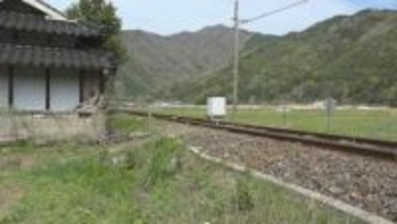 男性(54)が列車にはねられ死亡　手を振って草刈り機の脱輪を知らせていたか　岡山・津山市