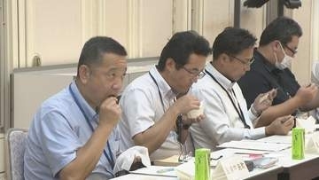 ｢テナガエビ」の試食も　児島湖の環境保全を考える協議会　水質改善の取り組みを説明　岡山