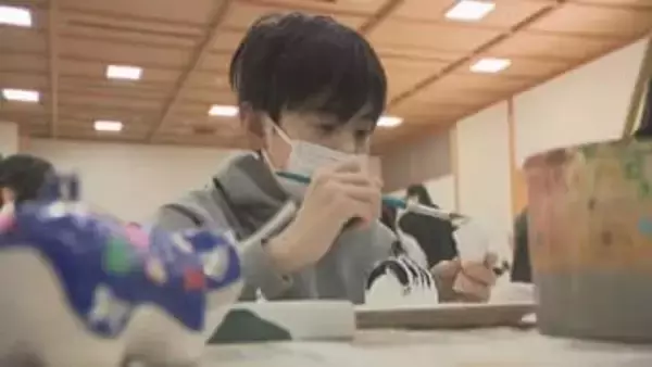 香川県の伝統的工芸品の制作を体験できるイベントが開かれる　高松市