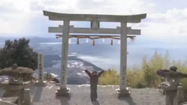 「天空の鳥居」巡りで開運を願う　高屋神社の絶景と鳥居がのったスイーツ　香川