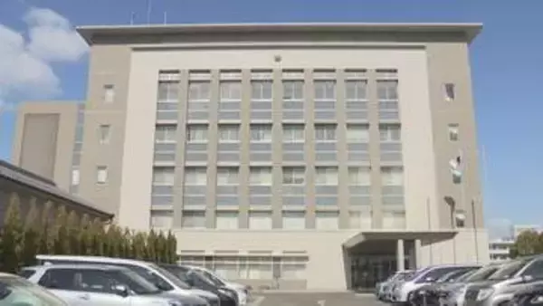 原付バイクに2人乗りしてパトカーに消火器を噴霧　公務執行妨害の疑いで17歳少年２人逮捕　香川